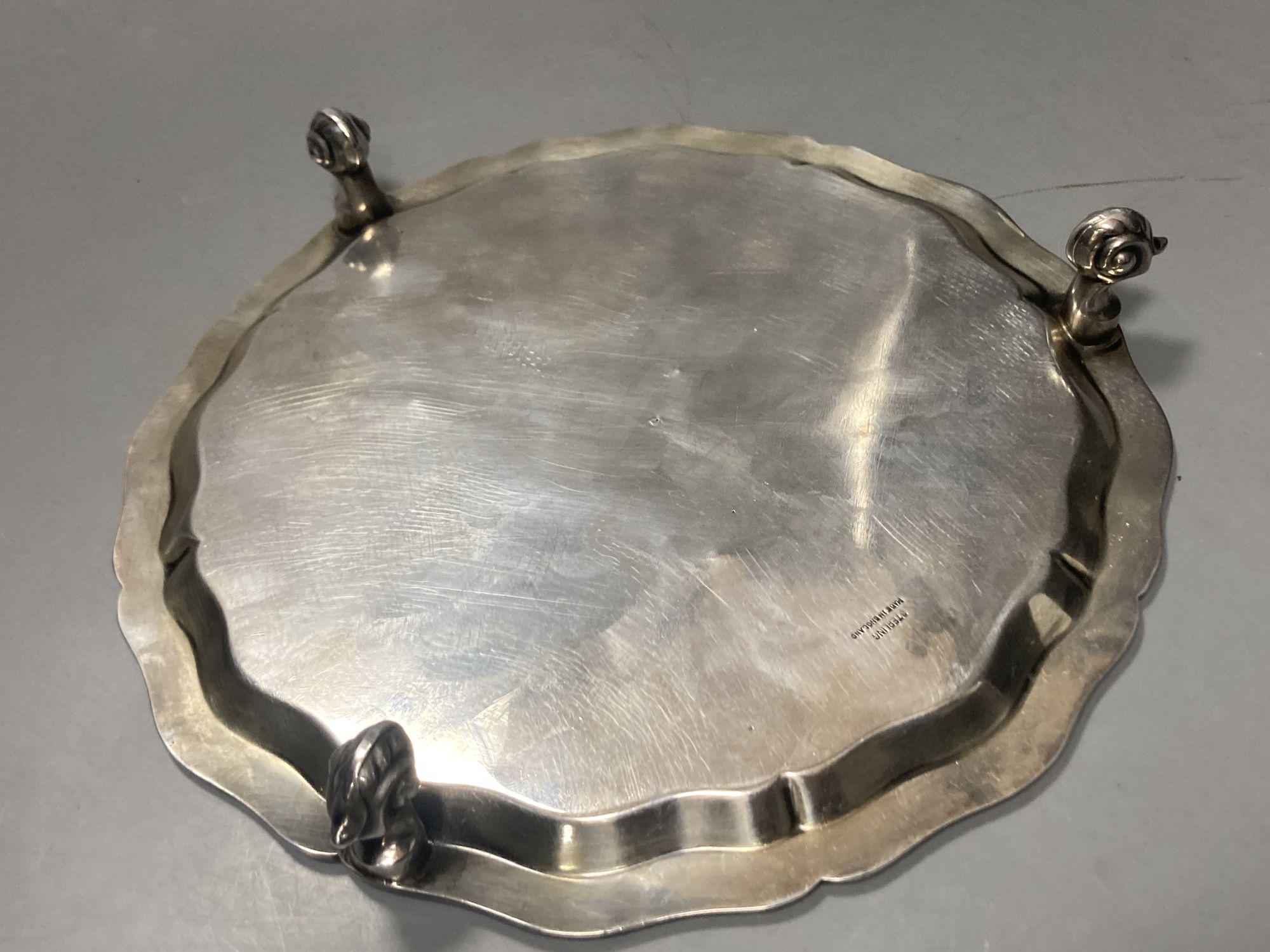 A late 1950s silver salver, Viners Ltd, Sheffield, 1959, 19.8cm, 10.5oz.